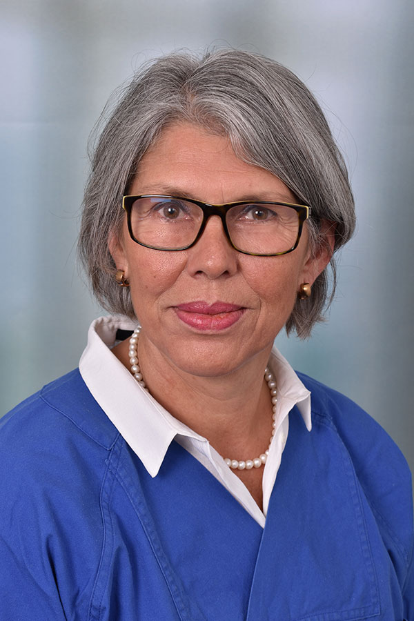 Christine Bergeest, Hebamme